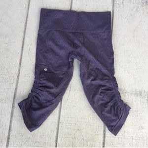 Lululemon purple cropped workout leggings size 6